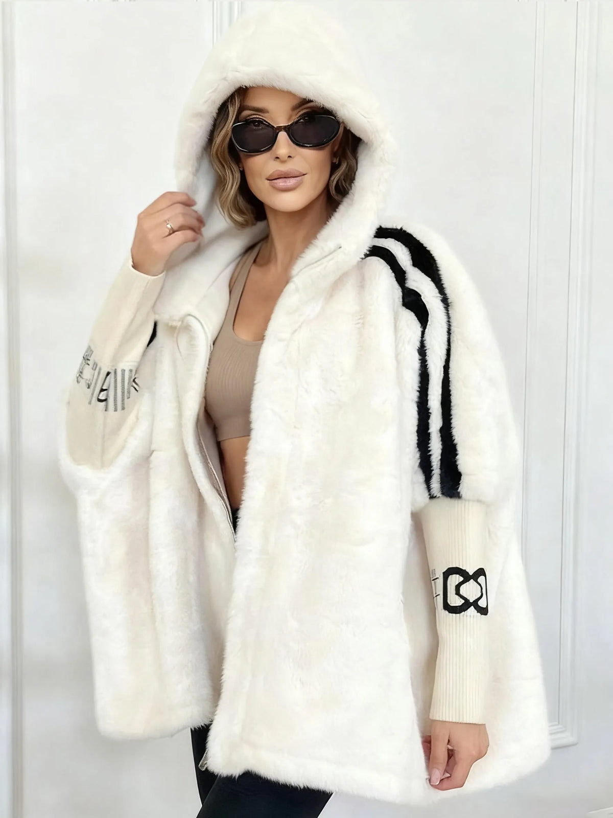 Cappotto Oversize In Pelliccia Sintetica Da Donna Con Cappuccio, immagine 4