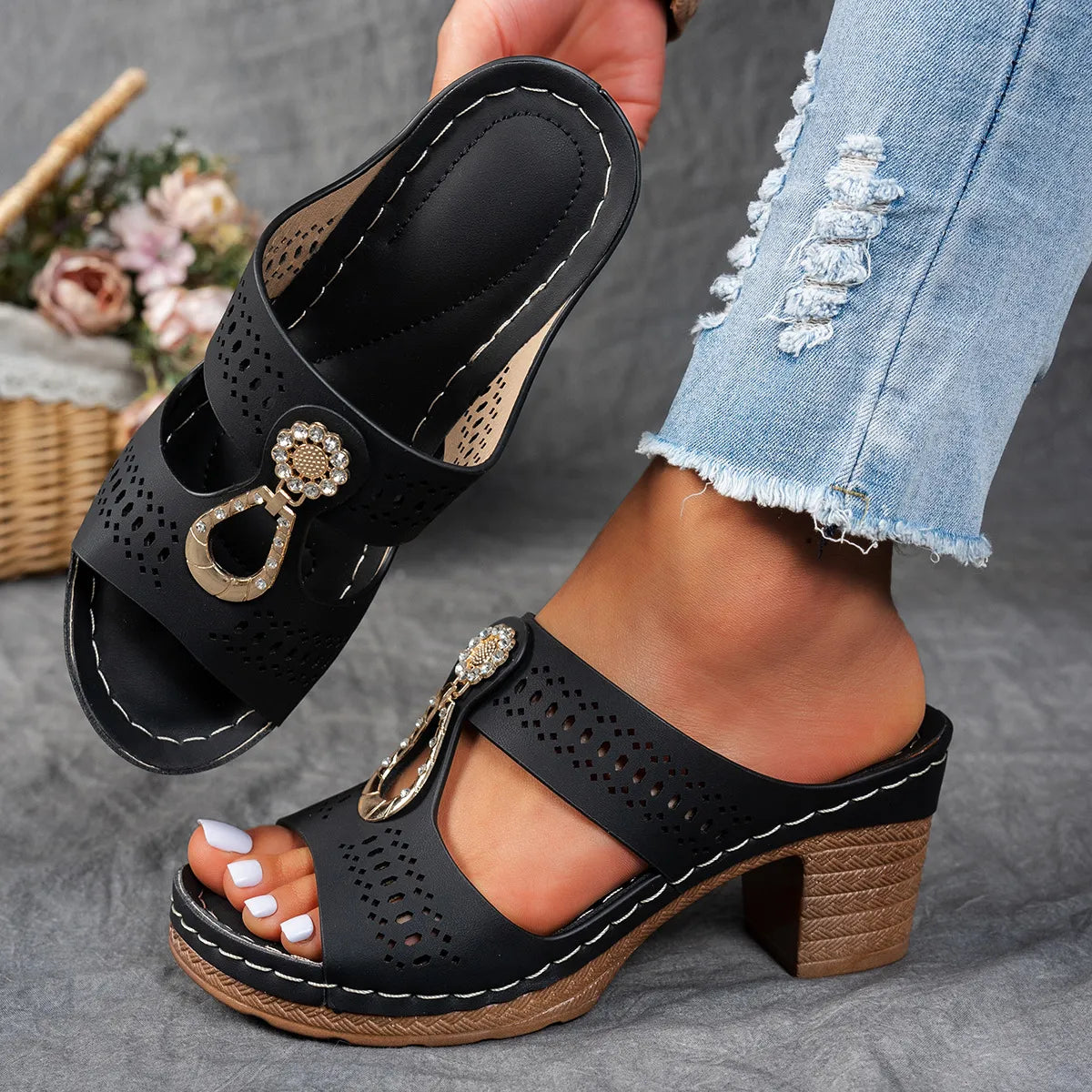 Bella — Sandali Mule Con Gioiello Da Donna, immagine 1