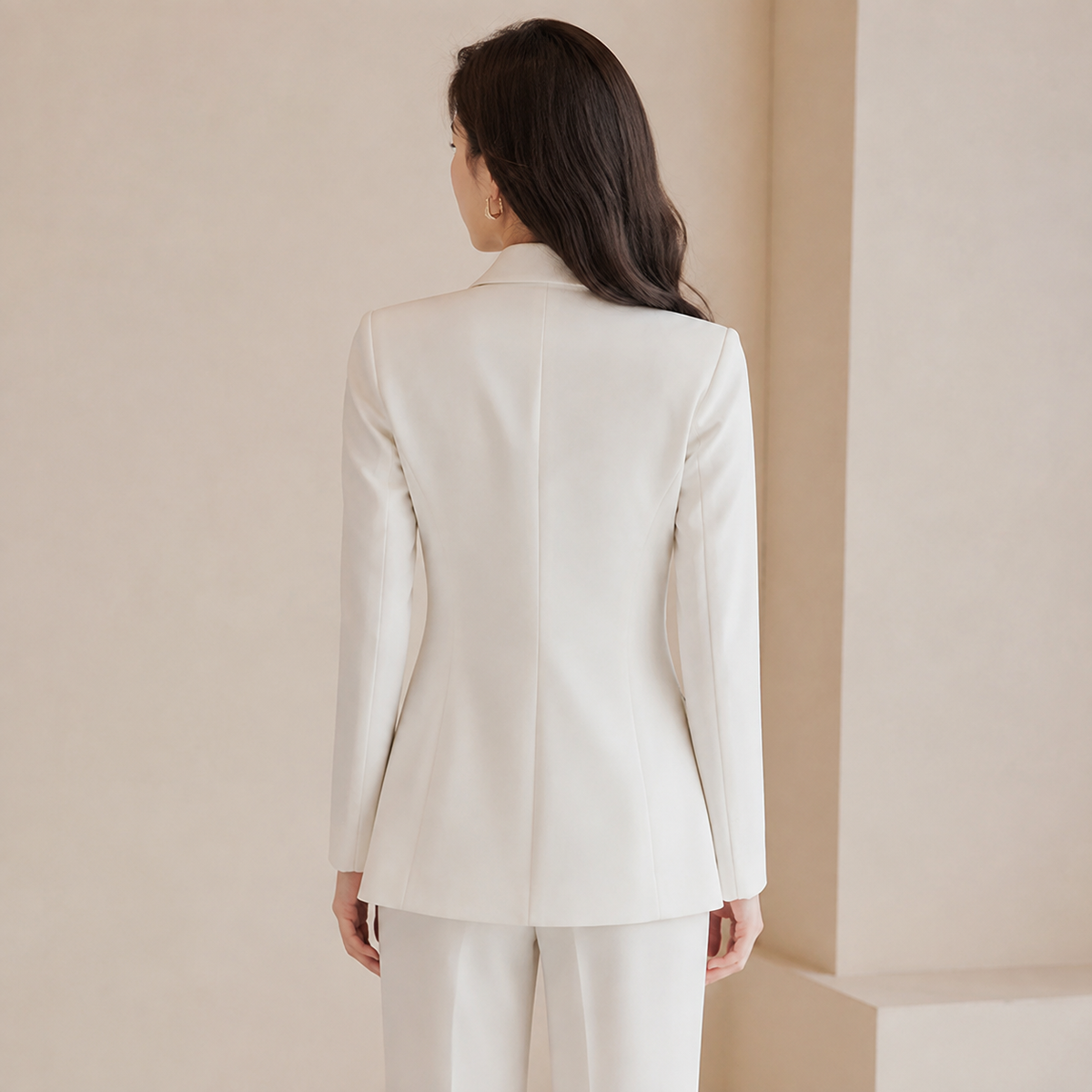 Blazer Bianco Da Donna Con Revers Nero E Chiusura A Bottone, immagine 4