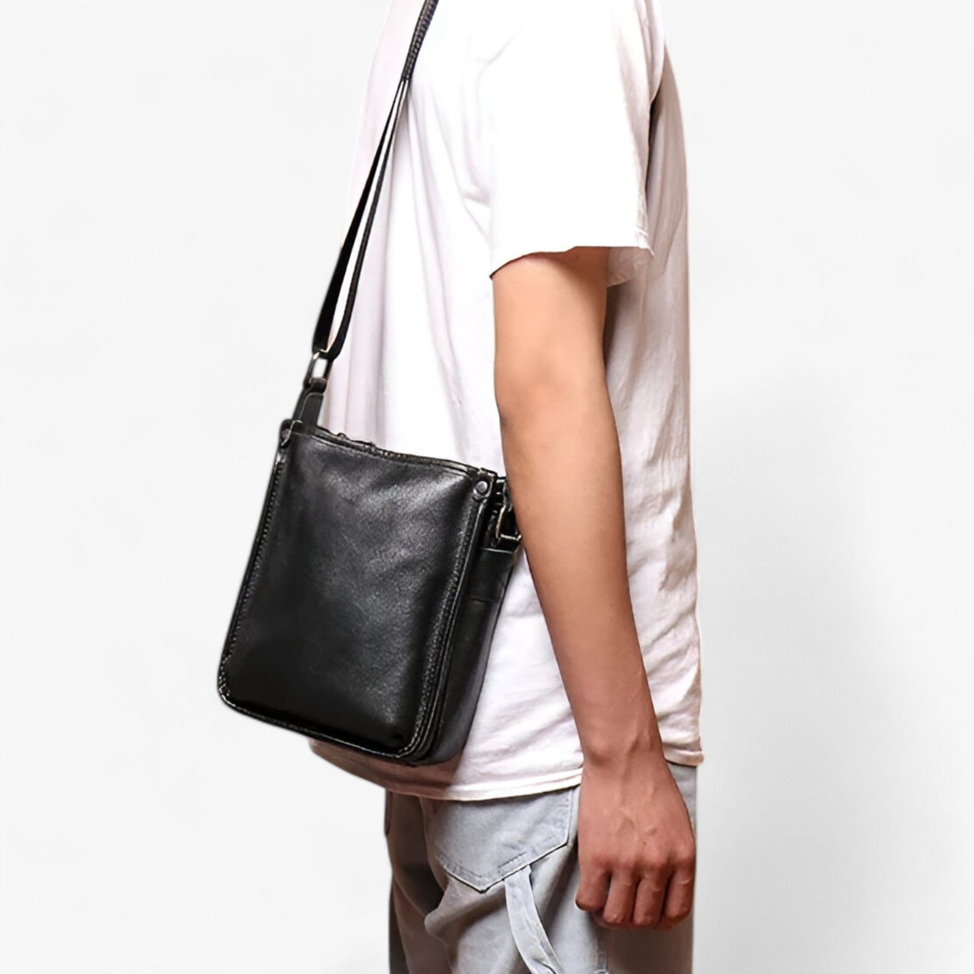 Borsa A Tracolla Nera Verticale Uomo — Lecco, immagine 2