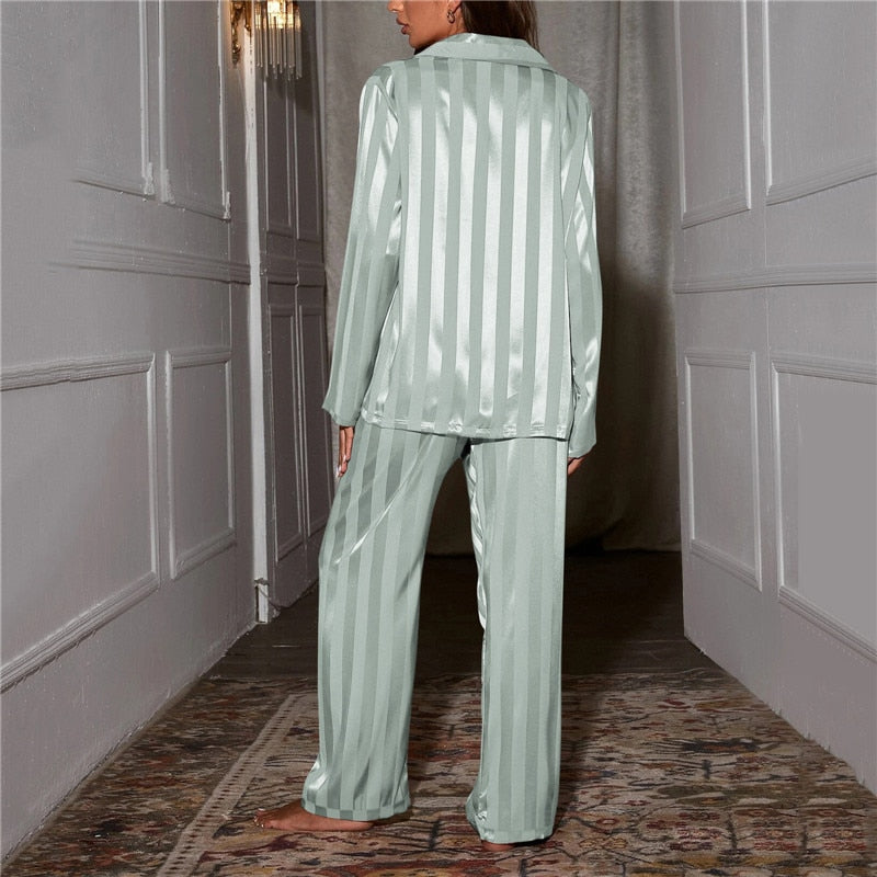 Pigiama Lungo Satinato Da Donna Con Camicia E Pantaloni A Righe, immagine 4