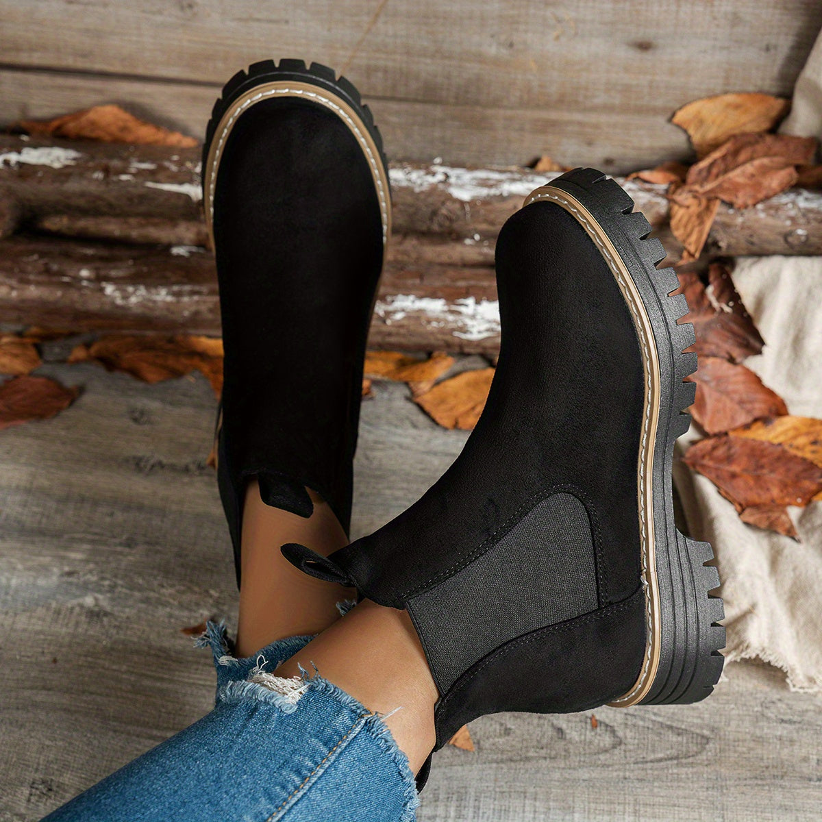 Stivaletti Chelsea Platform Da Donna Con Suola Dentellata Ed Elastici, immagine 1
