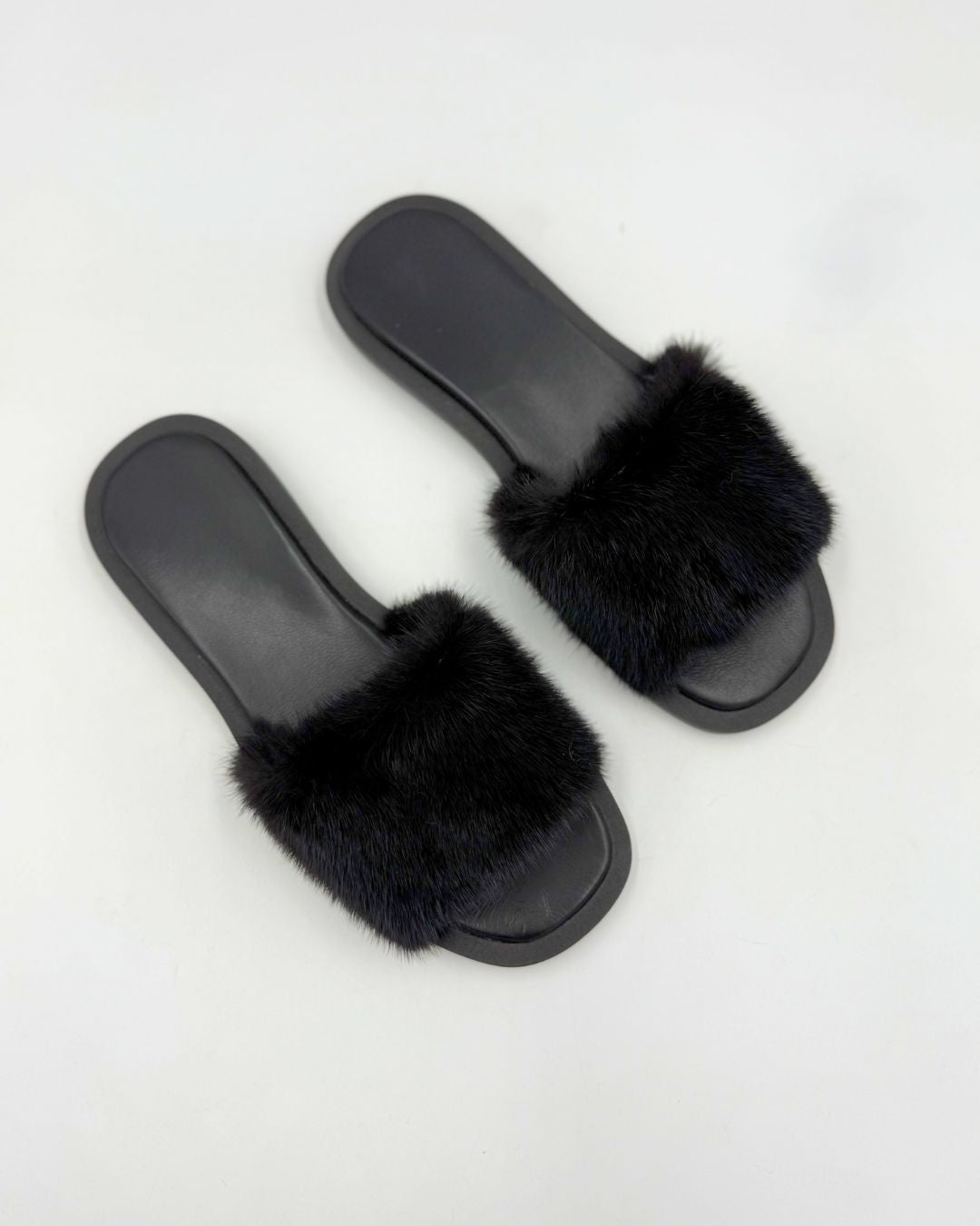 Pantofole Estive Nere Da Donna Con Fascia In Visone E Memory Foam, immagine 3