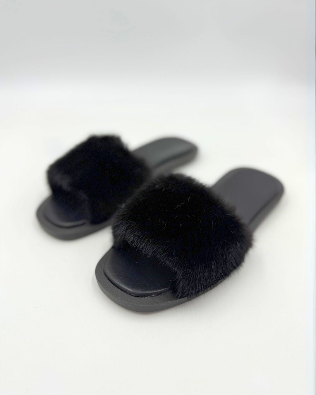 Pantofole Estive Nere Da Donna Con Fascia In Visone E Memory Foam, immagine 1